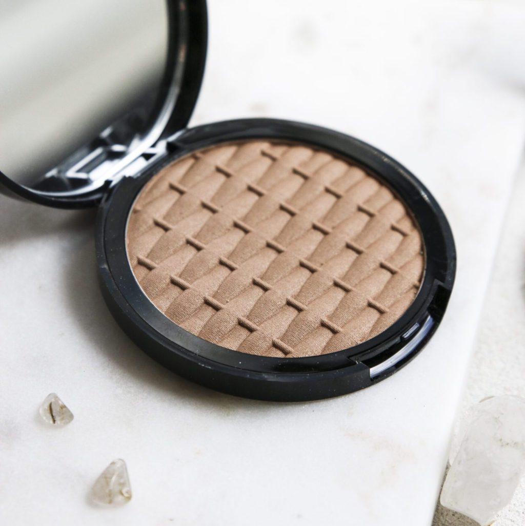 quoi bronzer marble crystals