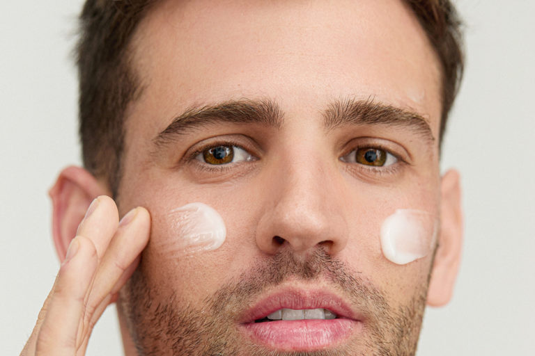 INSKIN.CO Model 4 1000x667px 1 768x512