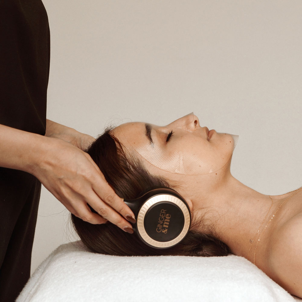 Lady receiving NEURO Mindfulness Treatment