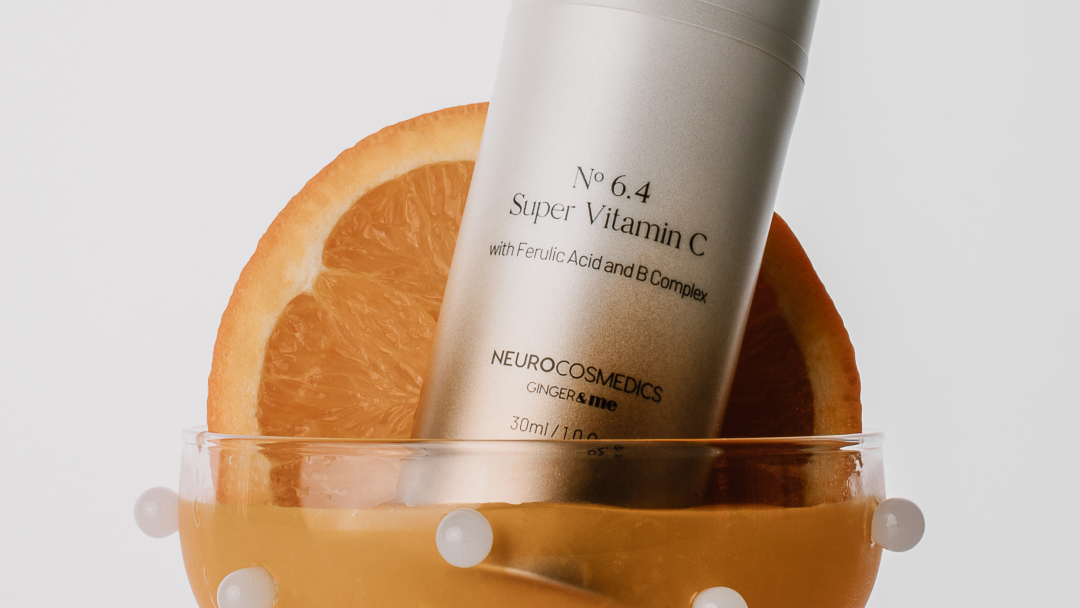 NEURO Super Vitamin C in glass with oranges