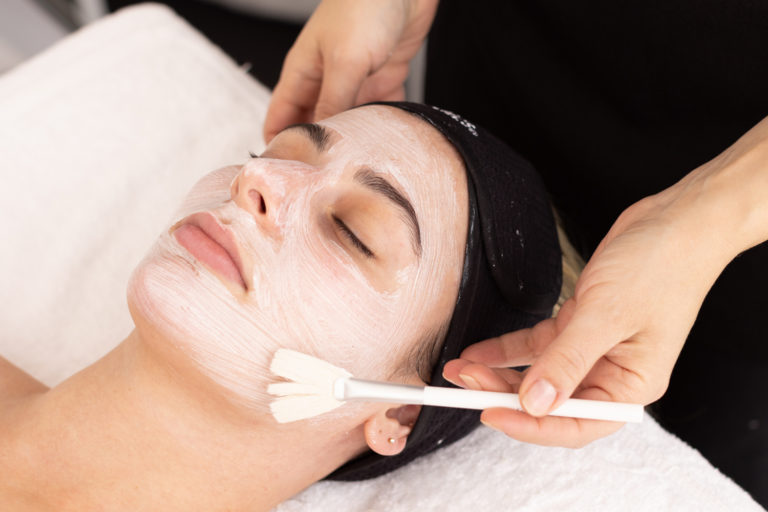O PDA Treatment 11 Oxygen Enzyme Peel Application 1500x1000px 768x512