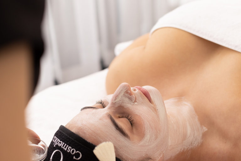 O PDA Treatment 13 Oxygen Enzyme Peel Application 1500x1000px 768x512